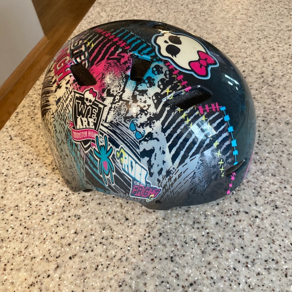 Monster High Helmet - Picture 3 of 8